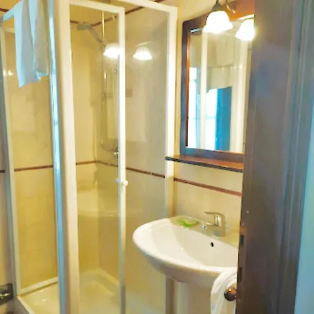 Isa-il Casale Di Donoratico, With Swimming-pool *